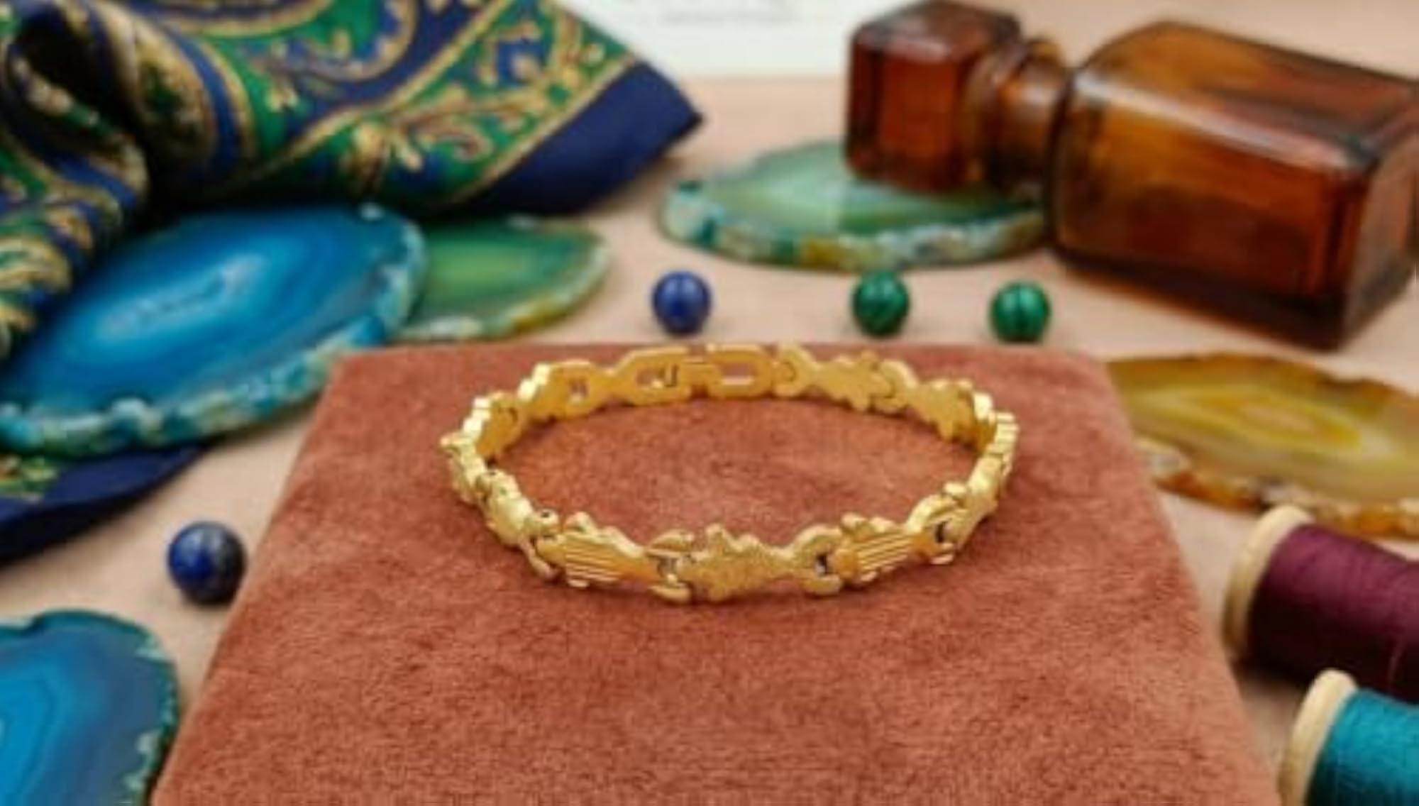 Women's Siya Bracelet, Brass Copper Alloy, Elegant Minimal
